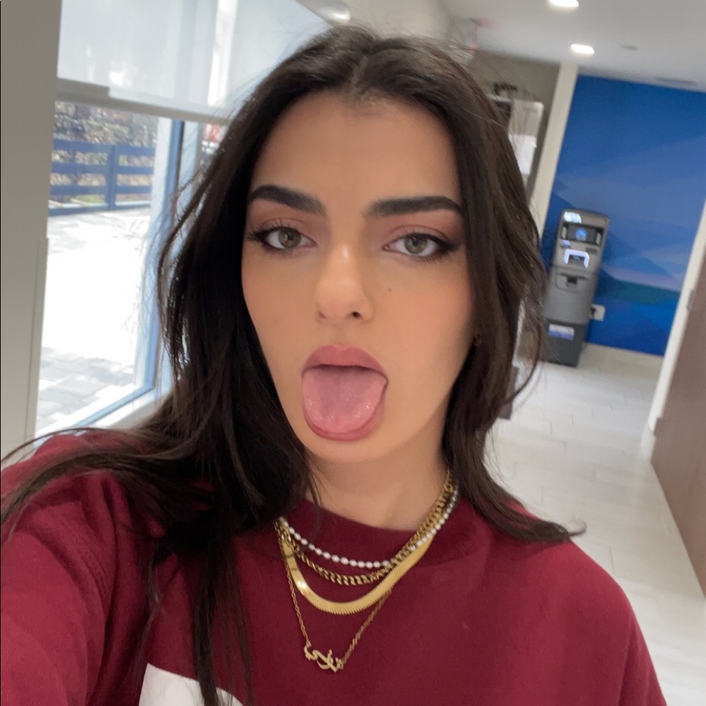 Meet your Posher, Toni